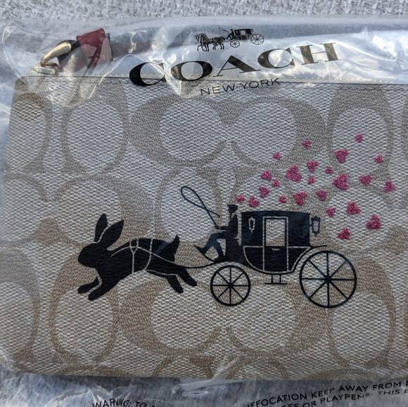 COACH Lunar New Year Rabbit Wristlet Signature Carriage w/Rabbit CF372 NWT - Picture 11 of 11